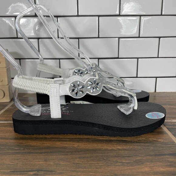 Skechers Meditation Sparkly Fleur Womens 8 Shoes White T-Strap Thong Sandals NEW - Picture 3 of 13